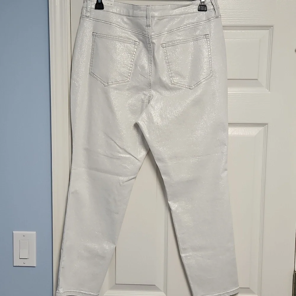 Tommy Bahama Metallic High Rise Ankle Denim: Metallic White/Silver: Size- 16 - Picture 12 of 16